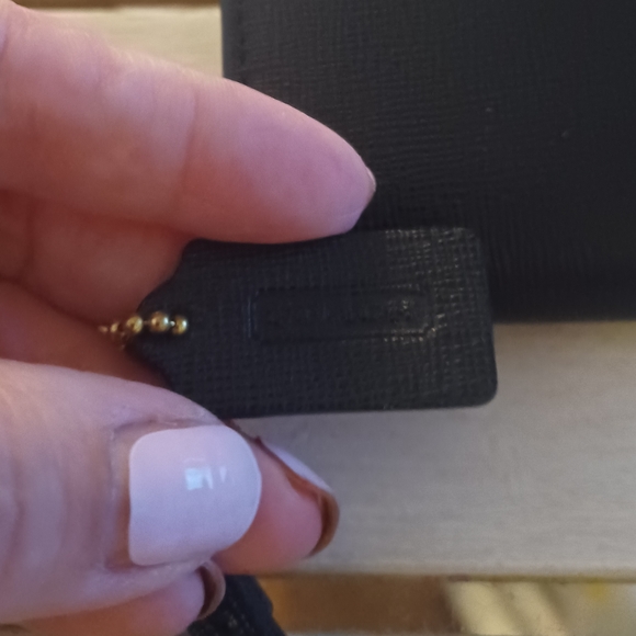 COACH BLACK LEATHER BIFOLD WALLET WRISTLET WITH HANG TAG - Picture 6 of 8